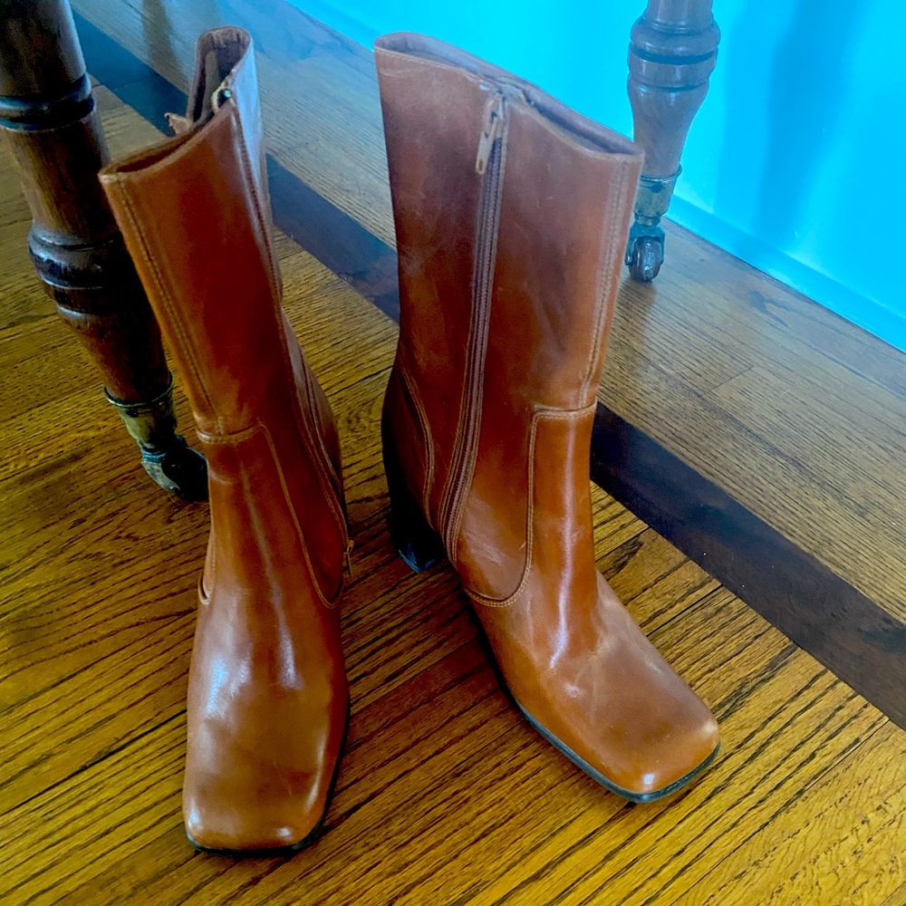 Steve Madden square toe boots in very good condition